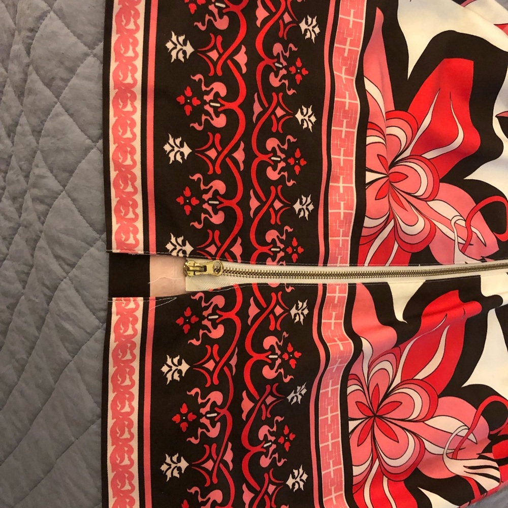 Muse brand dress beautiful sexy fit. Size 8